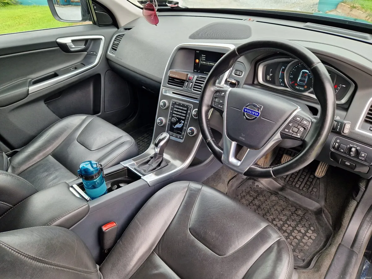 Volvo XC60 D5 AWD 2.4 - Image 6