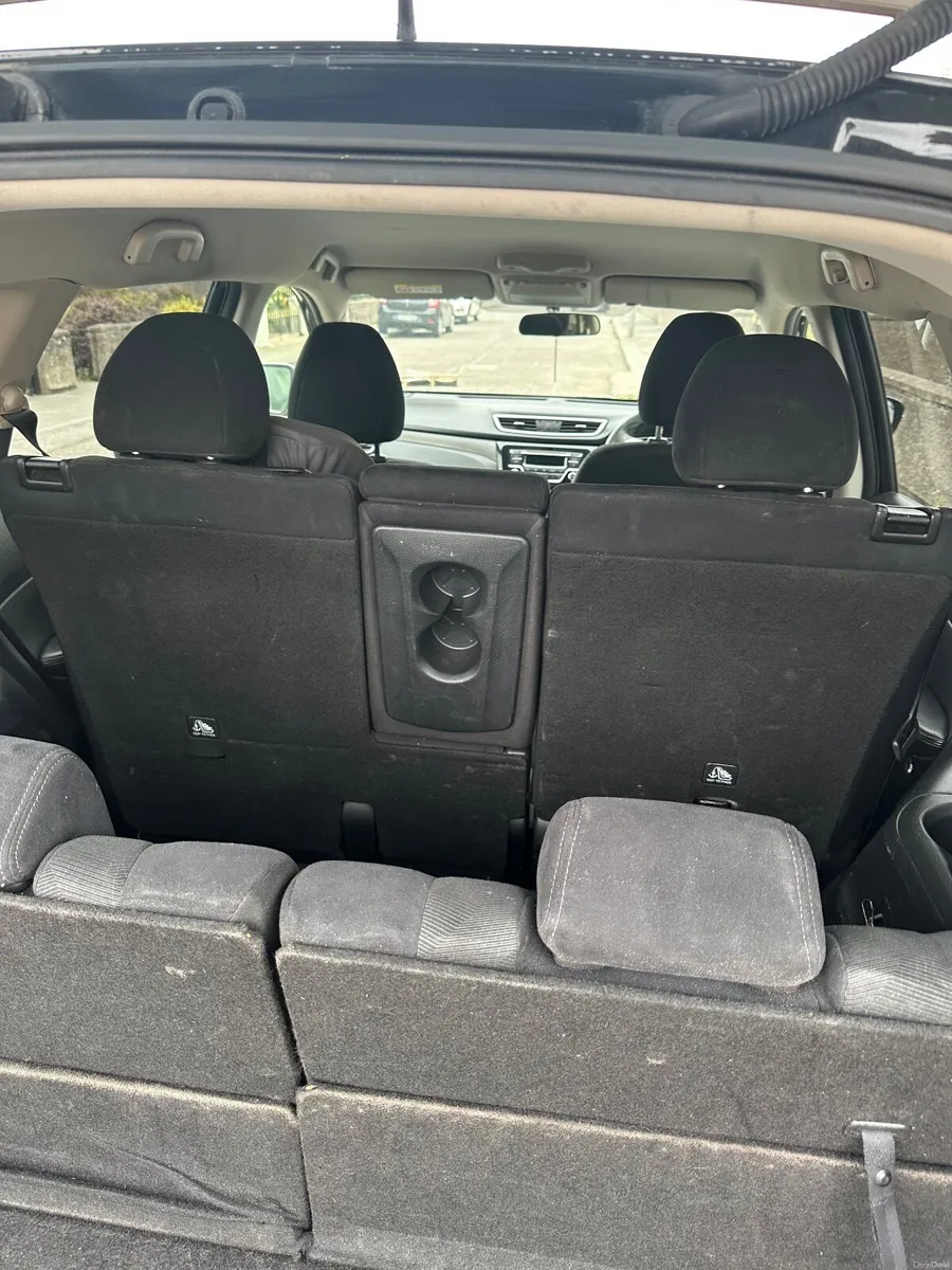 Nissan X-Trail 2017 , 7-Seater - Image 3