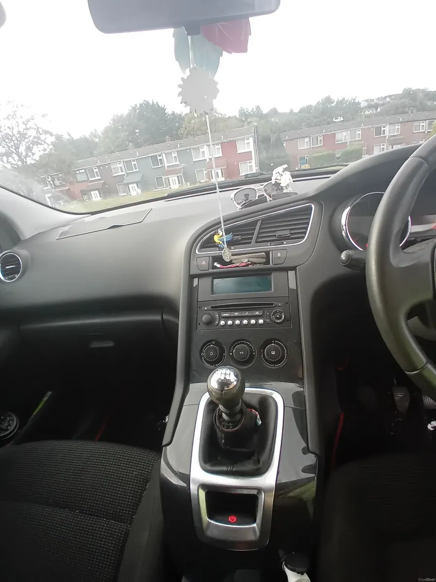 Peugeot 5008 2013 7 seater diesel - Image 3