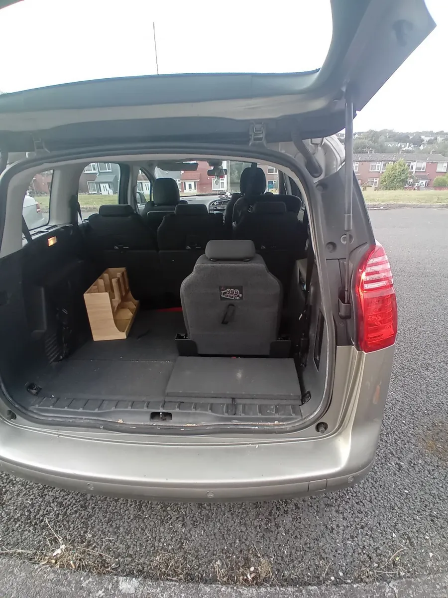 Peugeot 5008 2013 7 seater diesel - Image 6