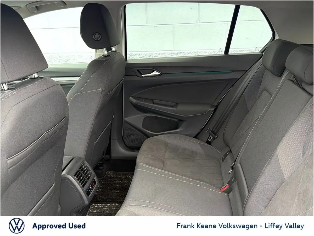 Volkswagen Golf STYLE AUTO 1.5 TSI 130BHP *PRIVACY - Image 6