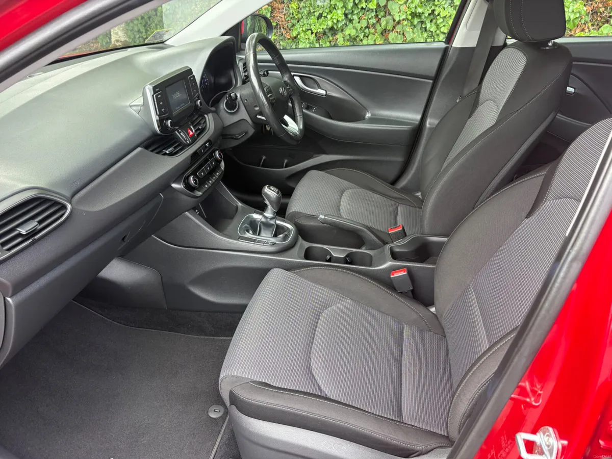 Hyundai i30 2017 1.6 Diesel - Image 6