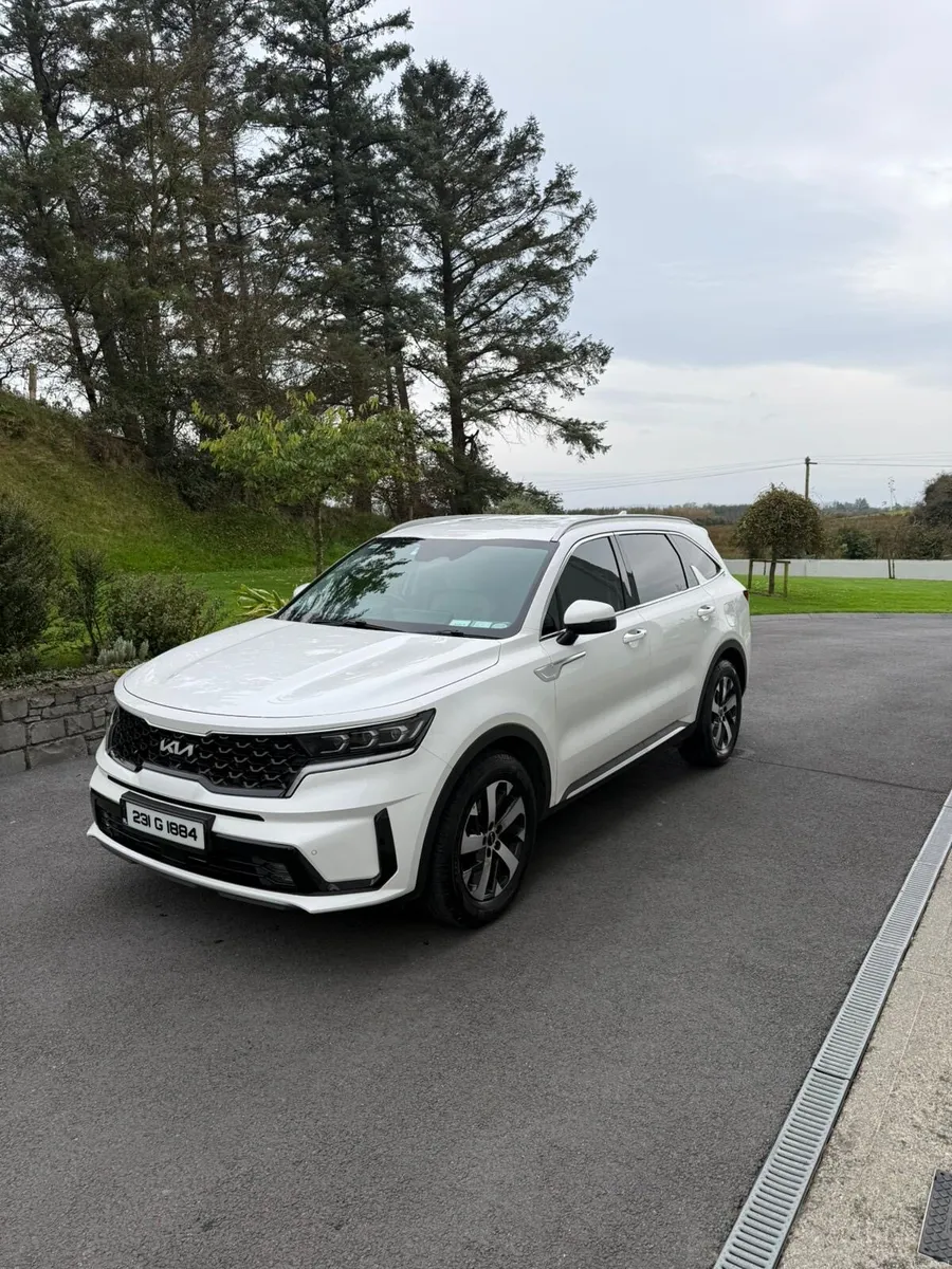 Kia Sorento 2023 - Image 2