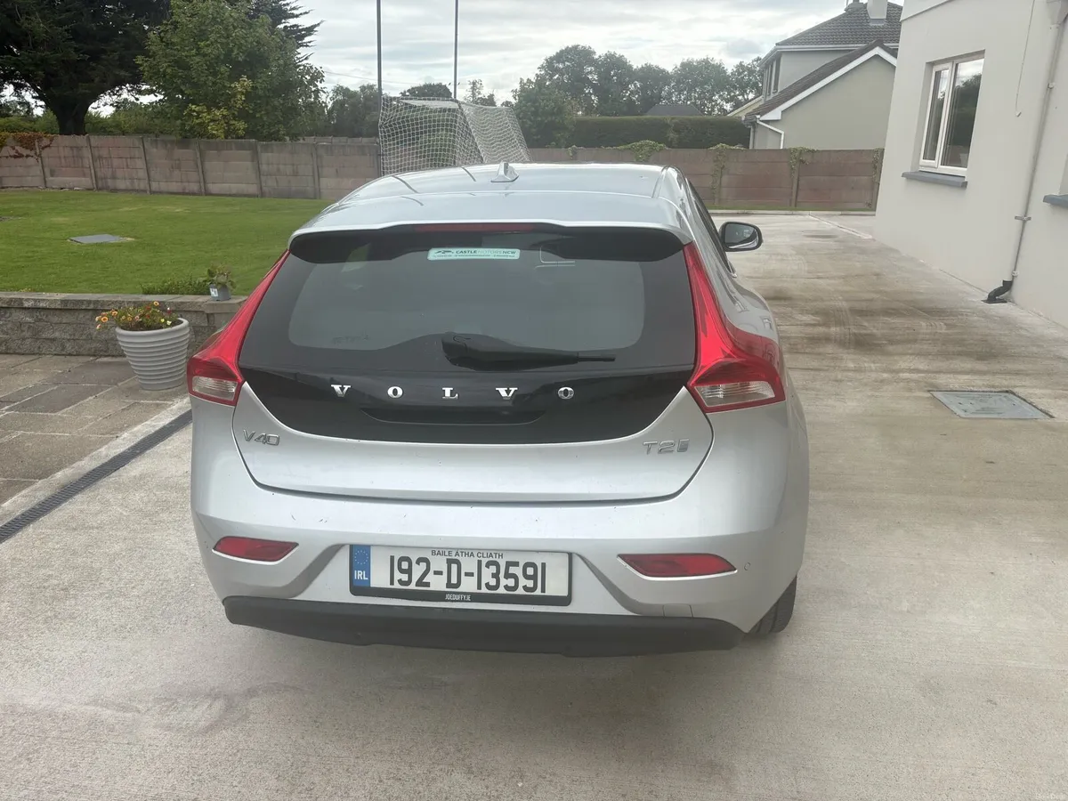 Car - Image 3