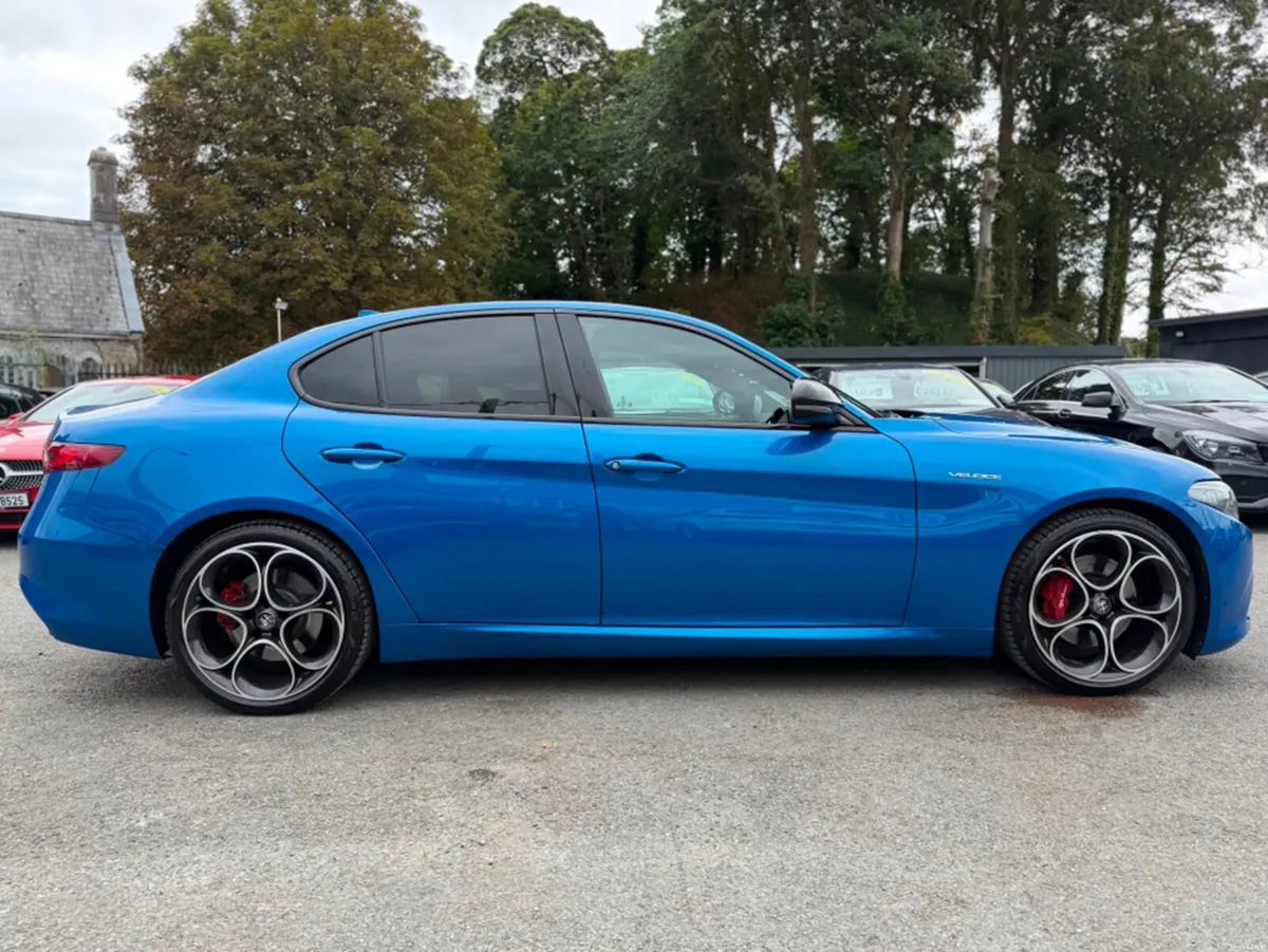 Alfa Romeo Giulia VELOCE 2.0 TURBO PETROL 280BHP* - Image 3