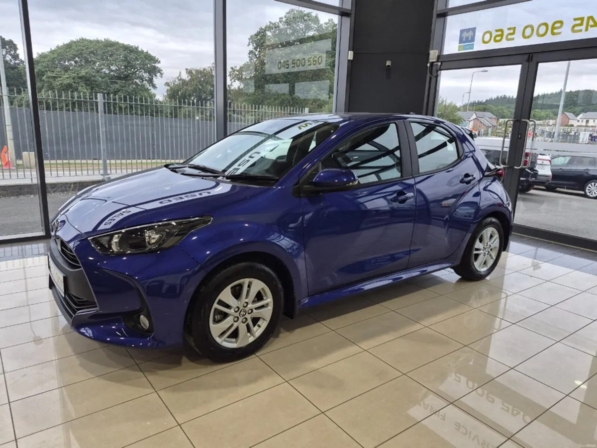 Toyota Yaris HEV LUNA 4DR AUTO - Image 1
