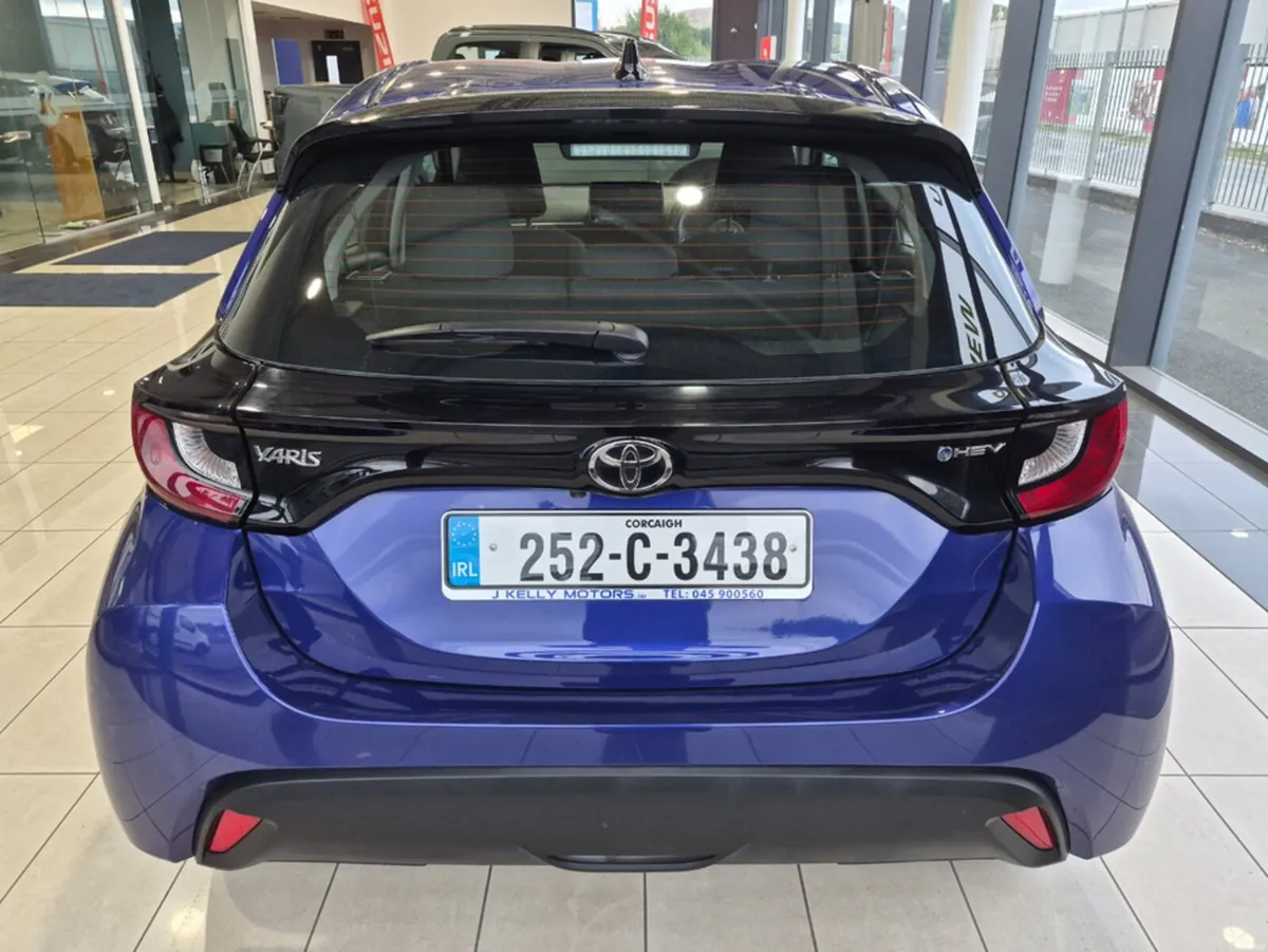 Toyota Yaris HEV LUNA 4DR AUTO - Image 6