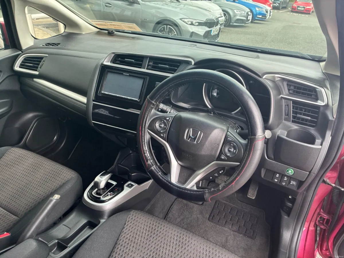 Honda Fit Hybrid Automatic - Image 6