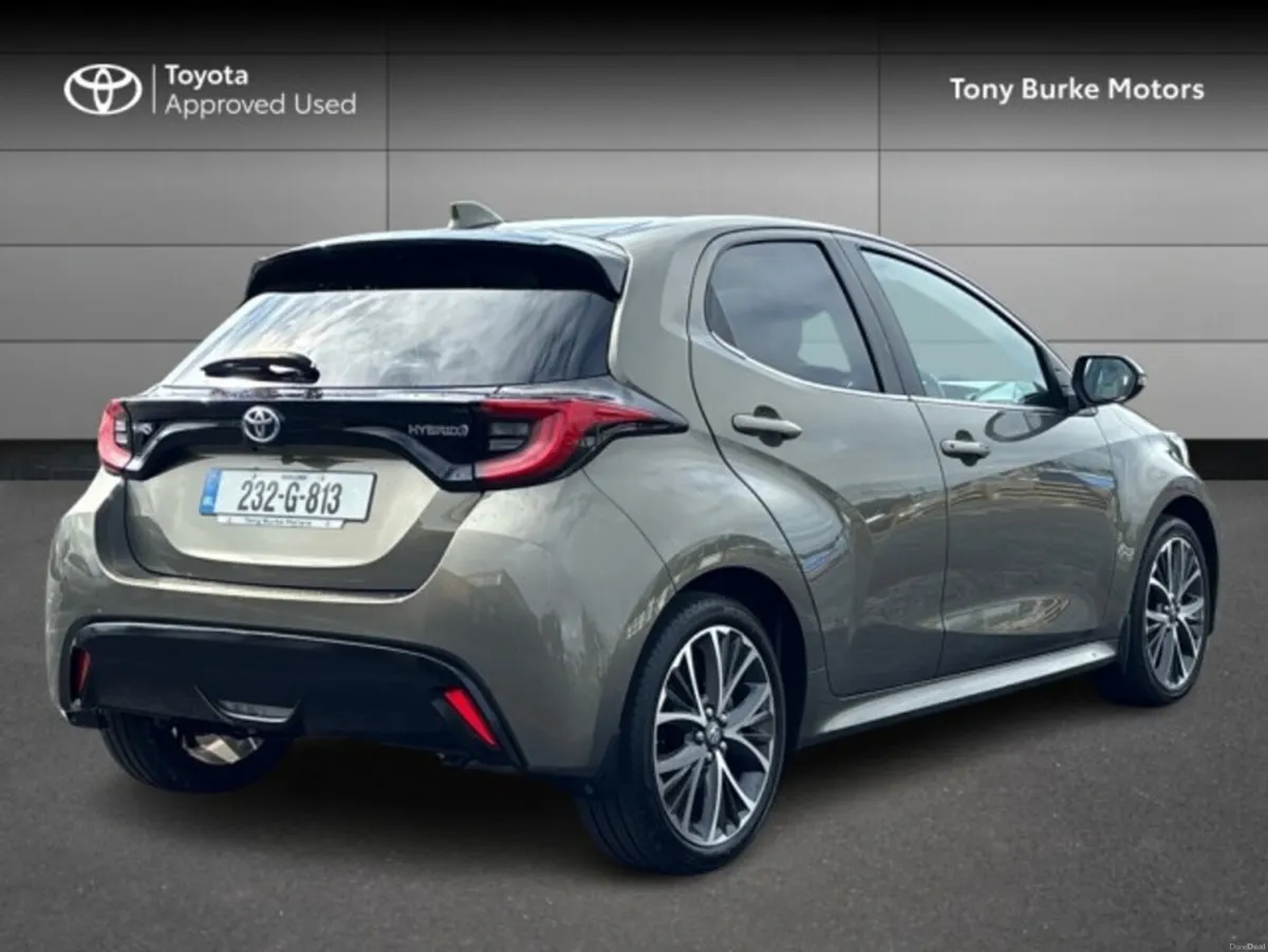 Toyota Yaris - Hybrid - New Generation - PLATINUM - Image 2