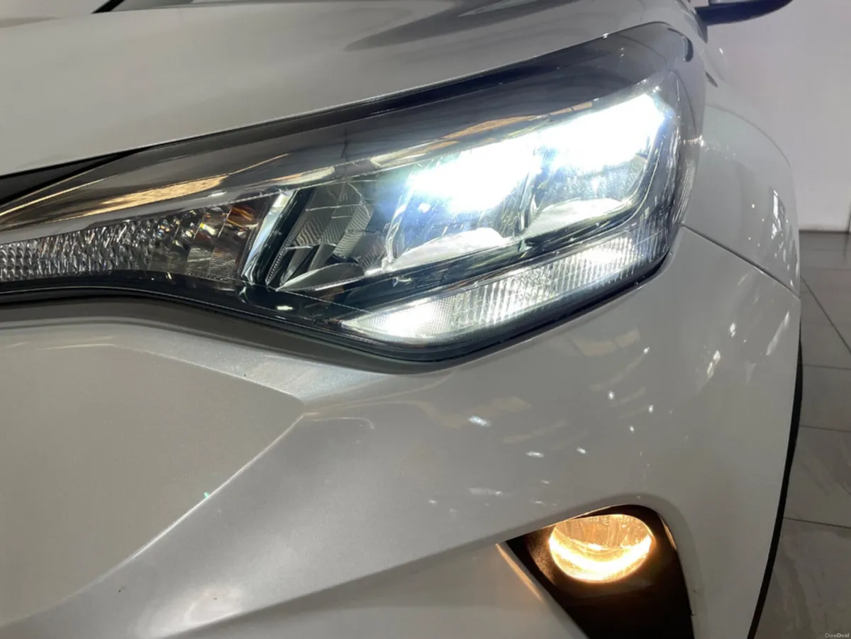 Toyota C-HR HYBRID SPORT 4DR AUTO FULL SERVICE HIS - Image 5