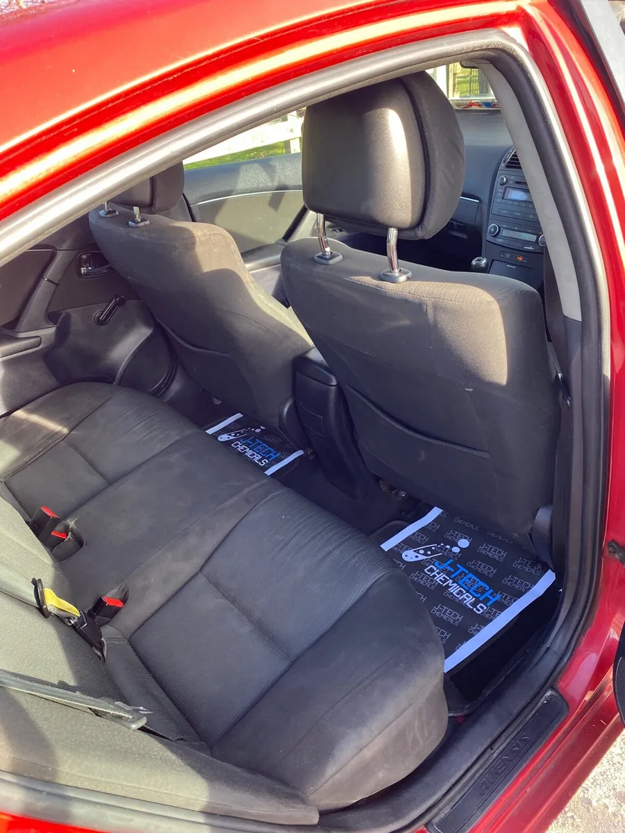 Toyota Avensis 2010 - Image 3
