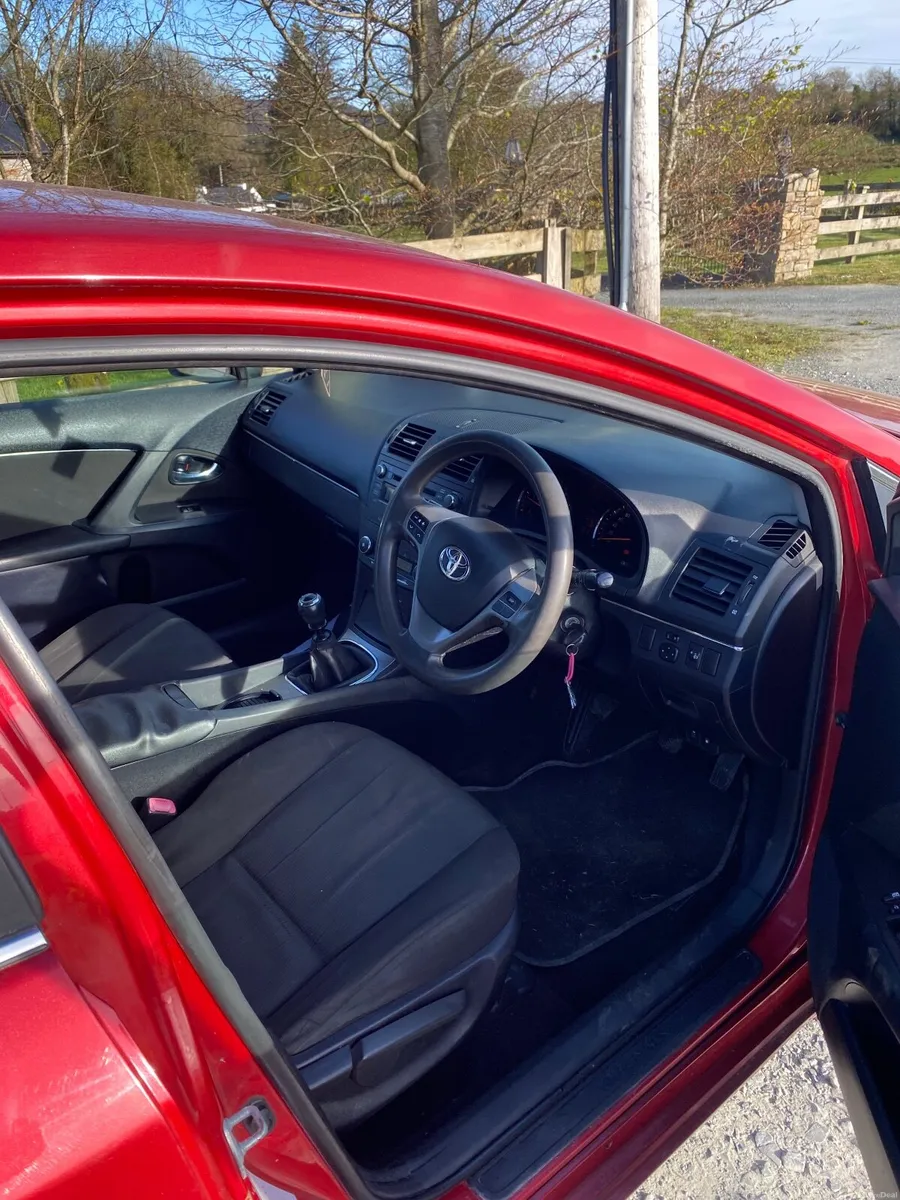 Toyota Avensis 2010 - Image 5