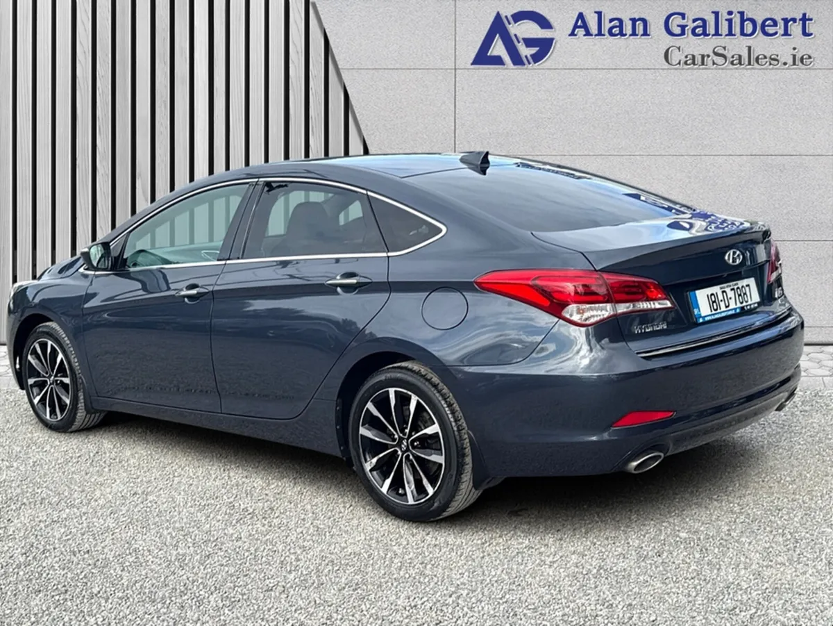 Hyundai i40 EXECUTIVE - Image 2