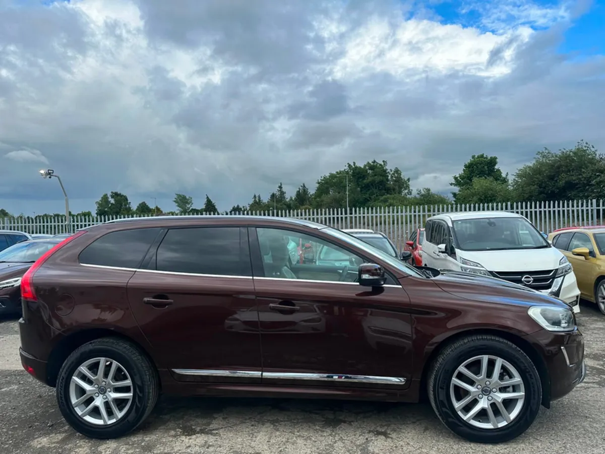 Volvo XC60 D4 CLASSIC - 2.0L Diesel - Automatic - - Image 5