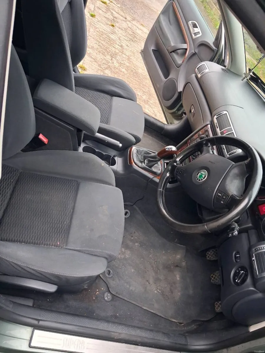 Car - Image 4