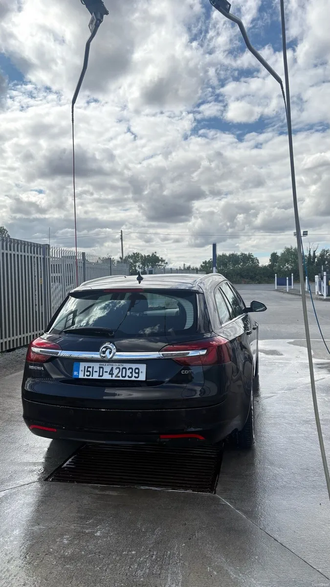 Vauxhaul Insignia Diesel Estate 2015 - Image 2