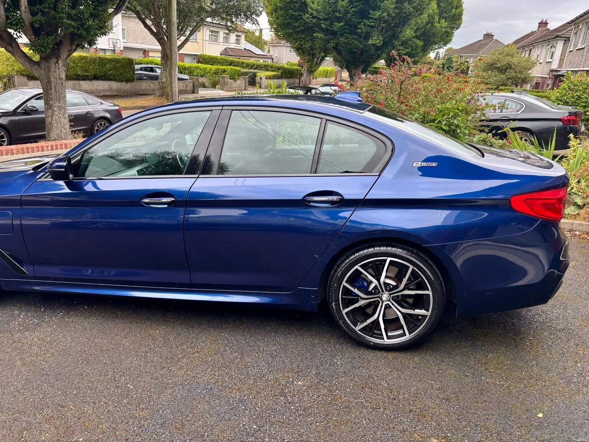 2018 BMW 530e M SPORT PETROL PLUG IN HYBRID - Image 2