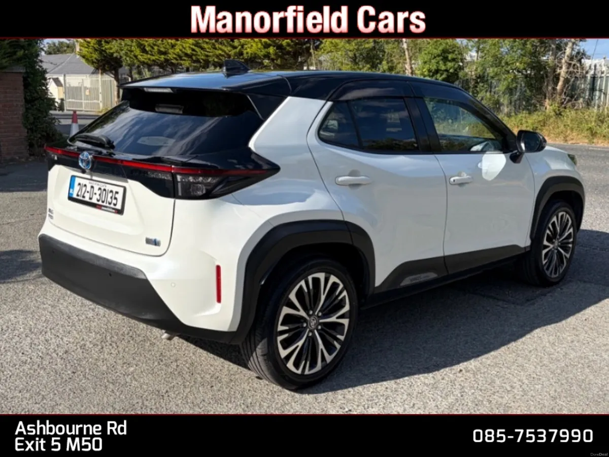 2021 212 Toyota Yaris Cross Hybrid Auto SUV - Image 4