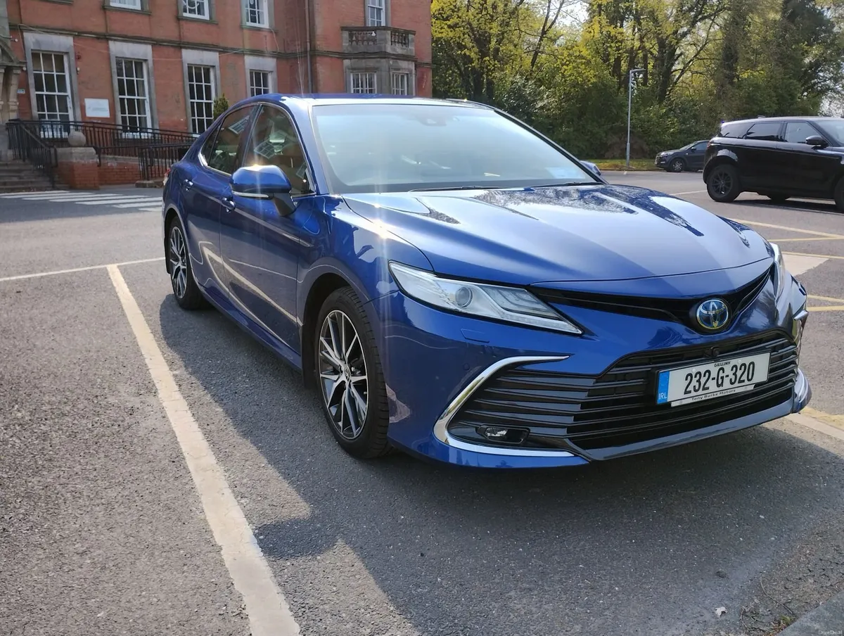 Toyota Camry  luxury Platinum spec 2023 - Image 4