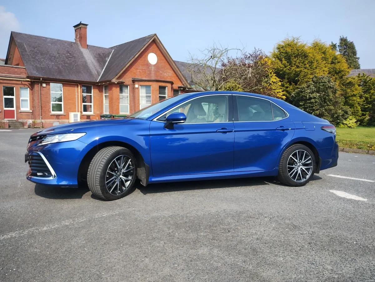 Toyota Camry  luxury Platinum spec 2023 - Image 5