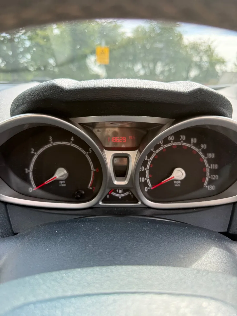 Ford Fiesta 2012 - Image 3