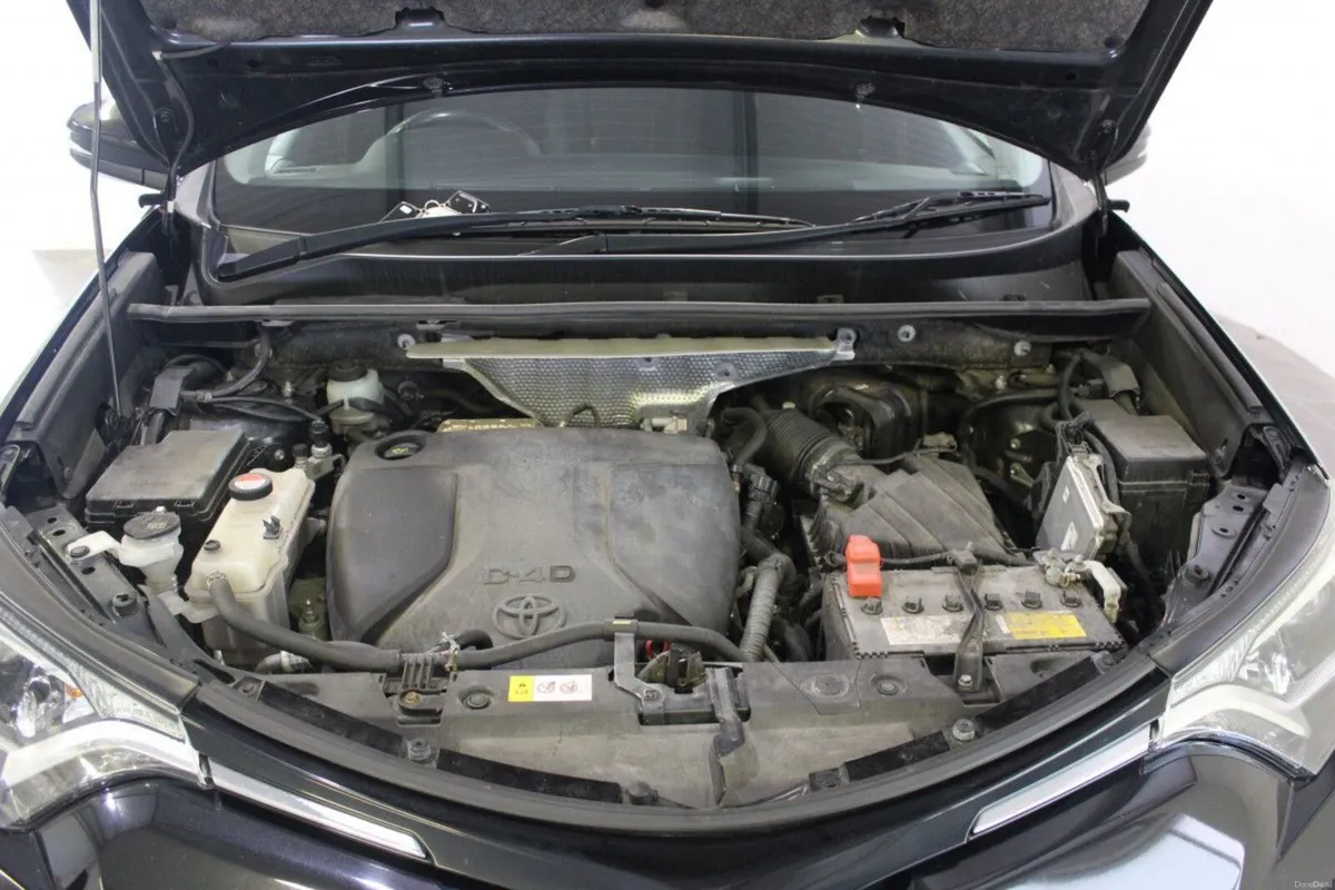 Toyota RAV4 2.0 D-4D (143) 2WD LUNA - TENDER 11 - Image 4