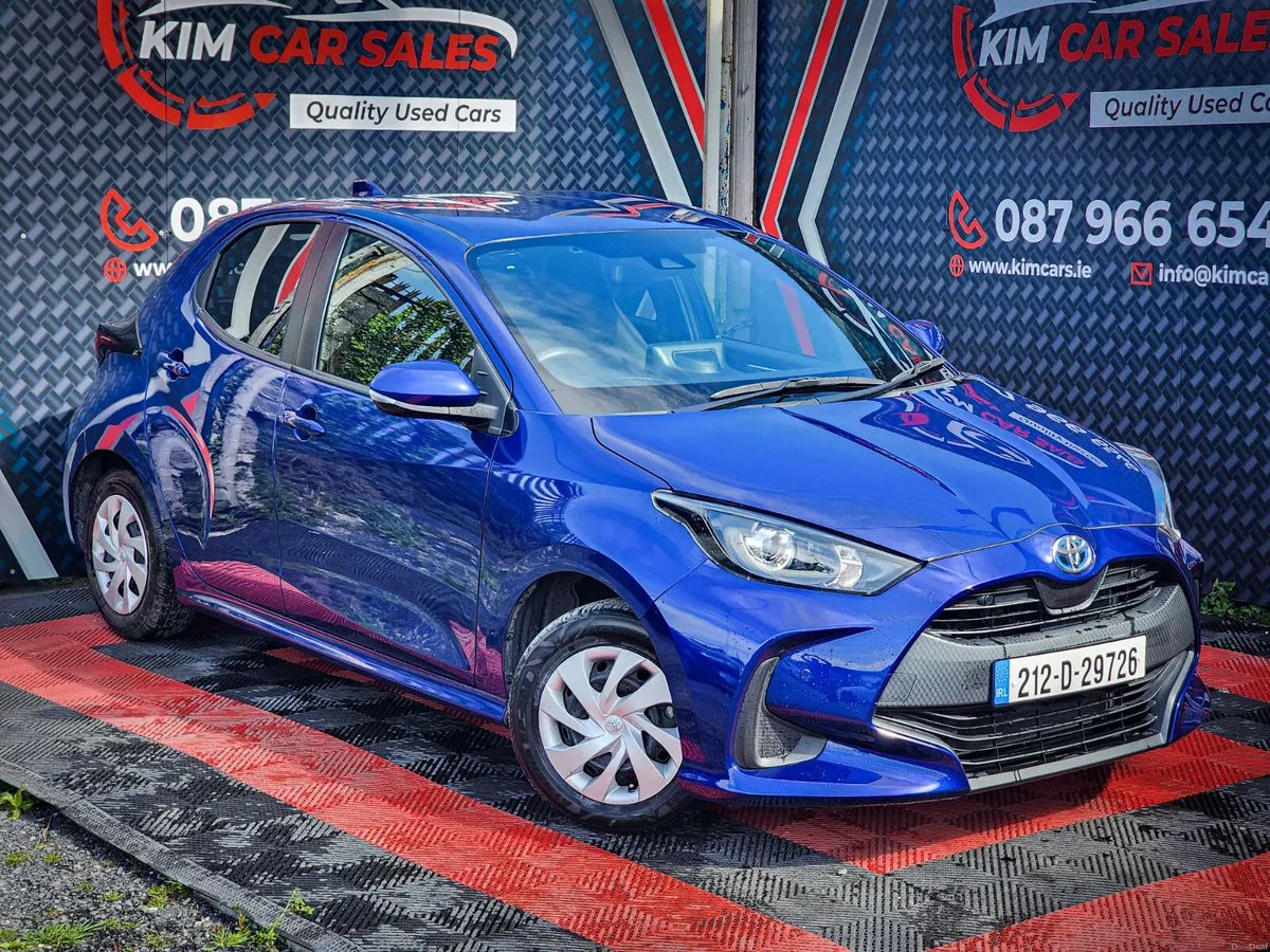 2021 Toyota Yaris Hybrid - Image 2