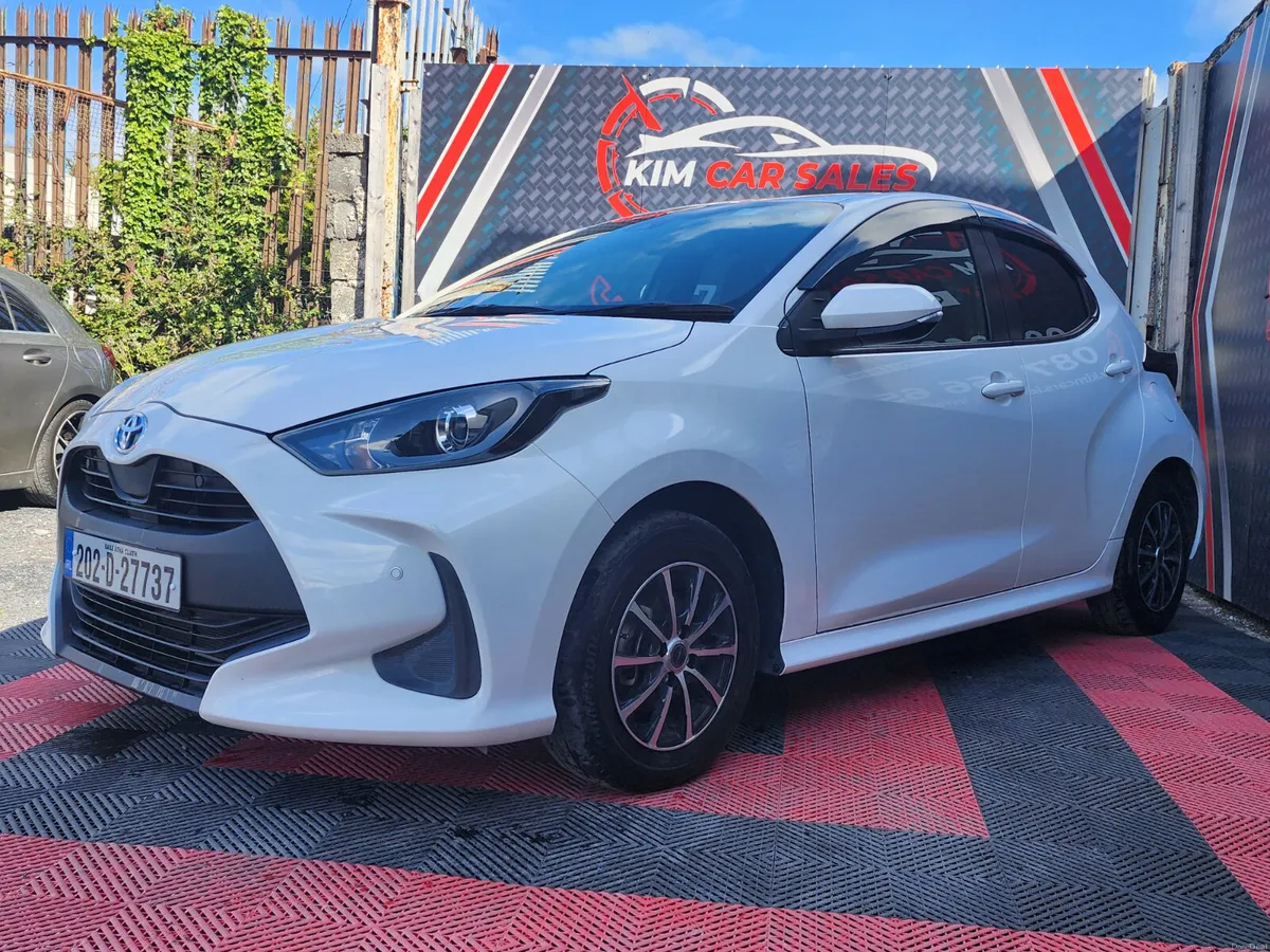 2020 Toyota Yaris Hybrid - Image 4