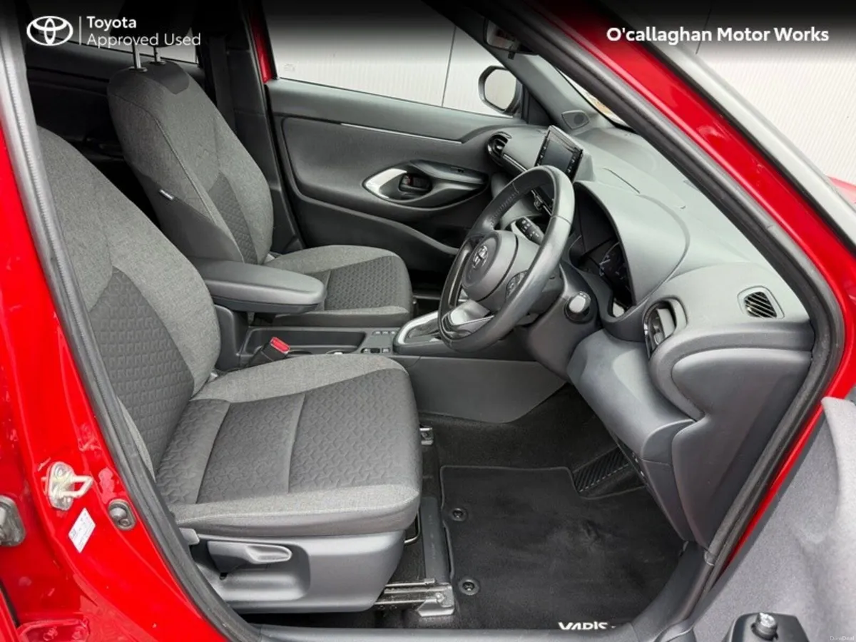 Toyota Yaris Cross YARIS CROSS LUNA SPORT - Image 6