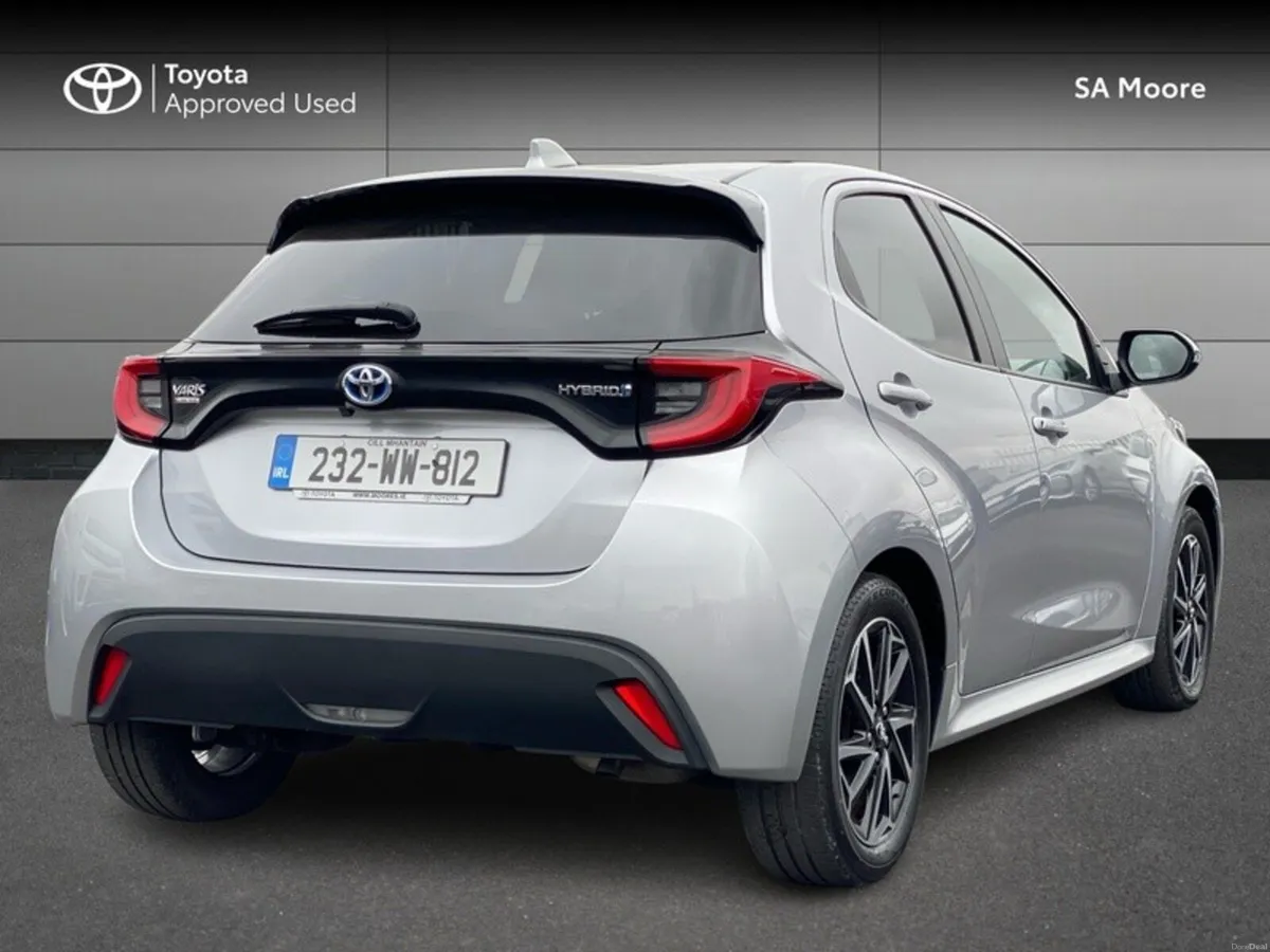 Toyota Yaris 1.5 - Image 2