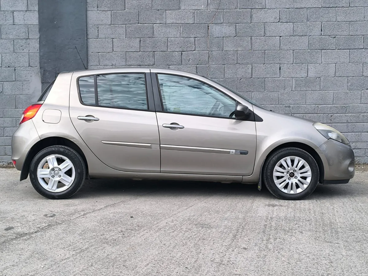 2012 Renault Clio 1.1 Petrol - Image 2