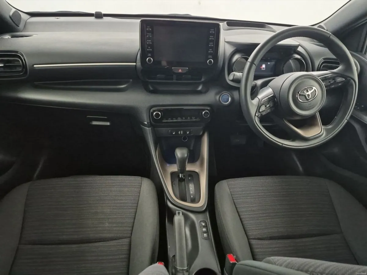 Toyota Yaris 1.5 Hybrid SOL - Image 3