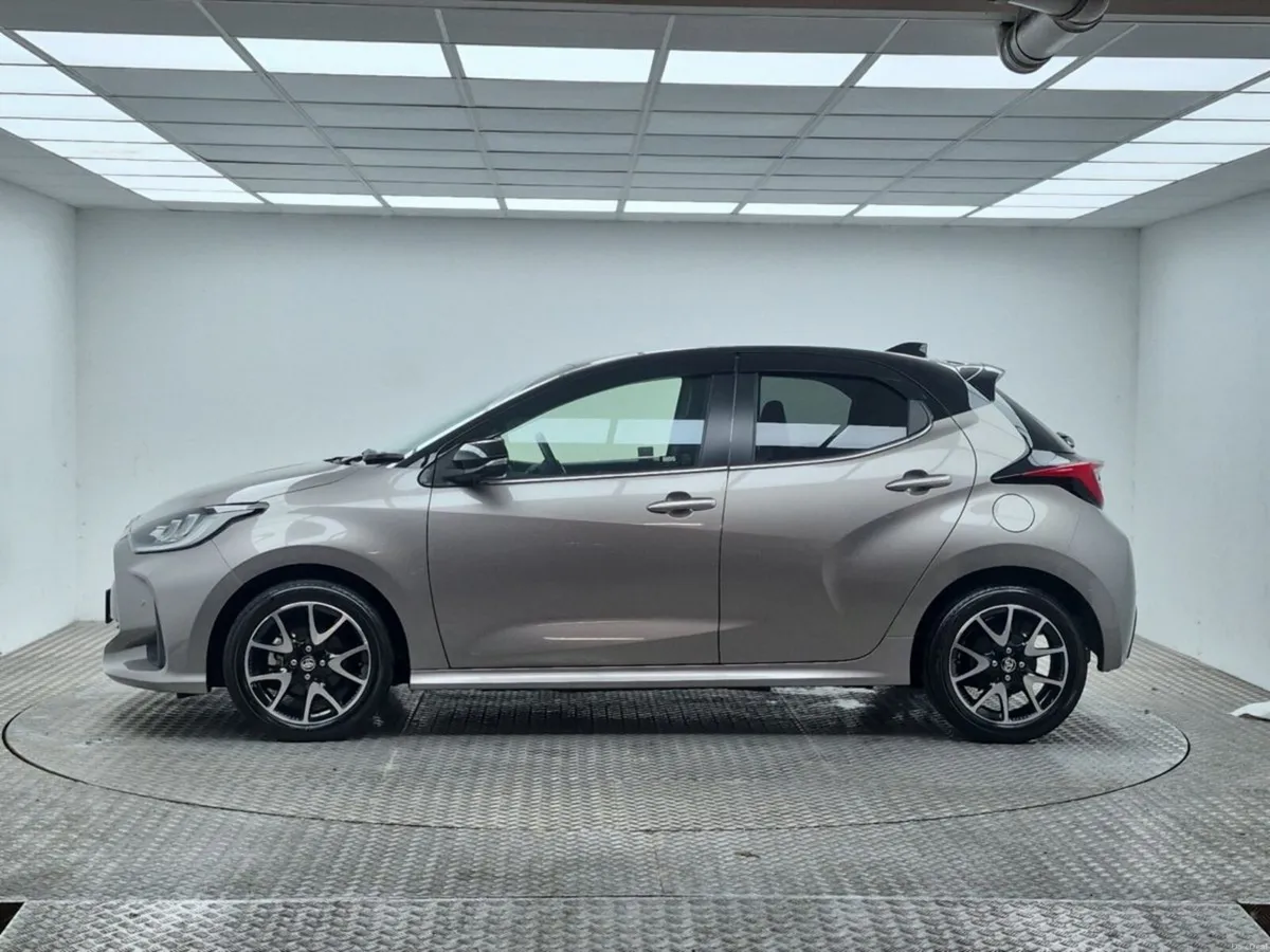 Toyota Yaris 1.5 Hybrid SOL - Image 5