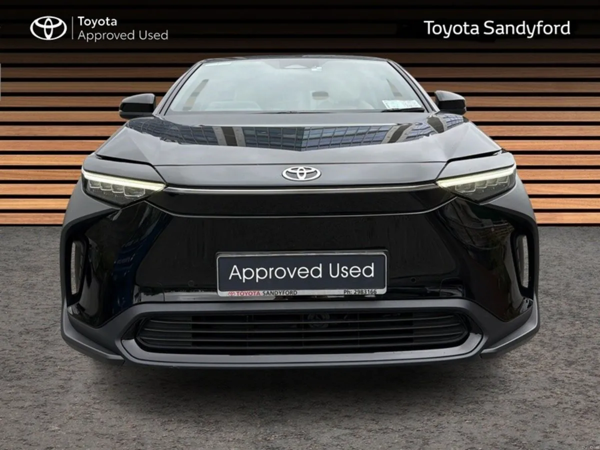 Toyota bZ4X SPORT EV AUTOMATIC // LEATHER HEATED S - Image 5