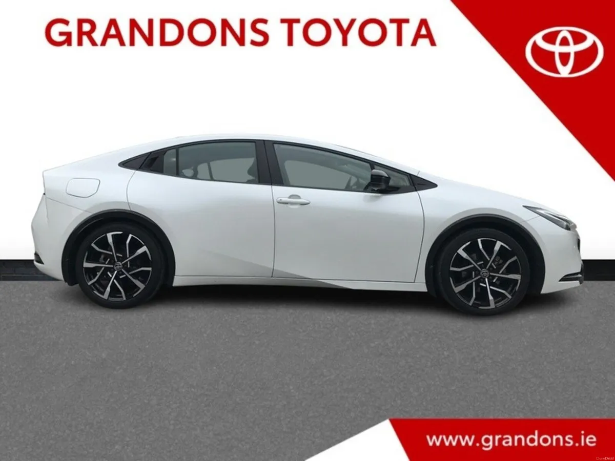 Toyota Prius PLUG-IN HYBRID - LOW MILEAGE - GRANDO - Image 3