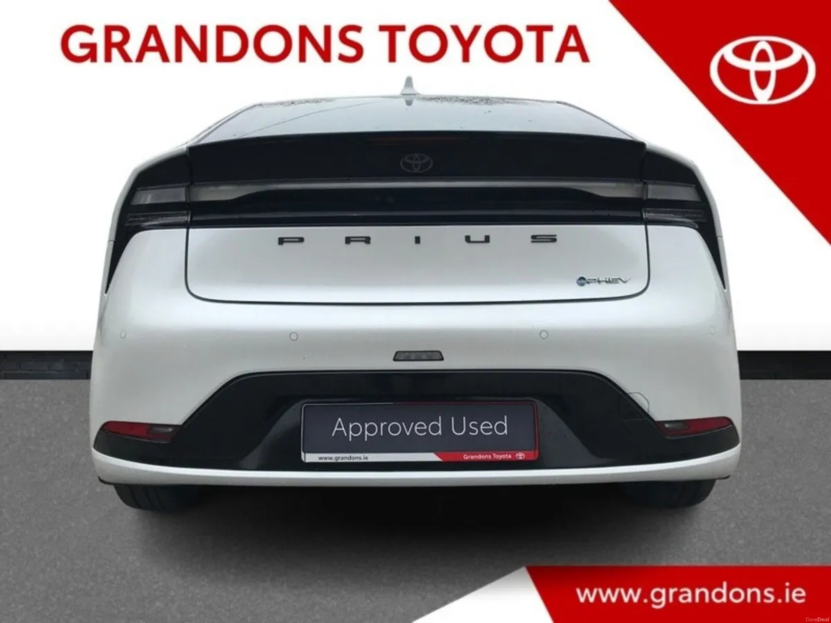 Toyota Prius PLUG-IN HYBRID - LOW MILEAGE - GRANDO - Image 4