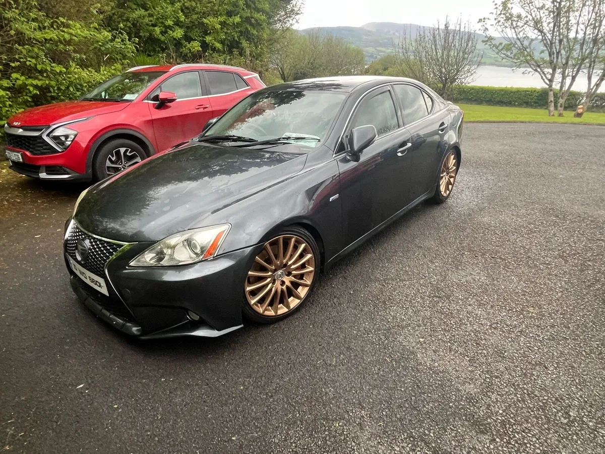 Lexus IS 220D Fsport - Image 2