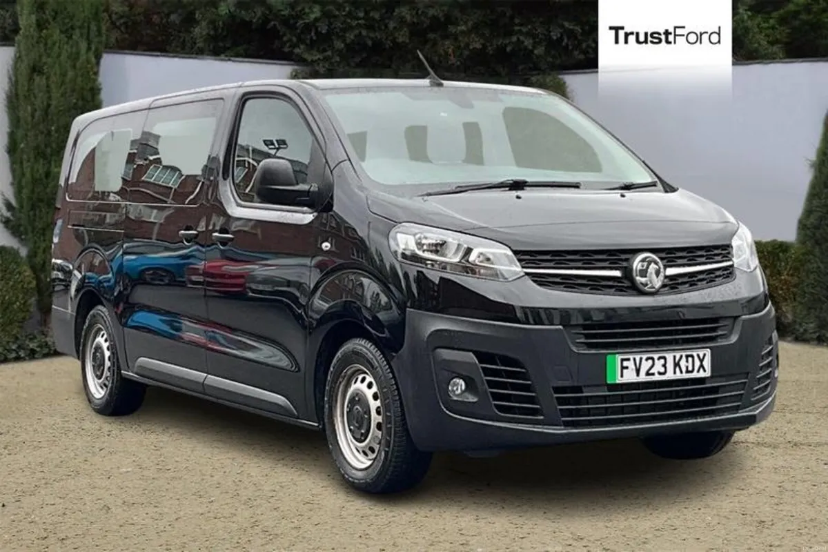 Vauxhall Vivaro 100kW Combi L 50kWh 5dr Auto [11kW - Image 1