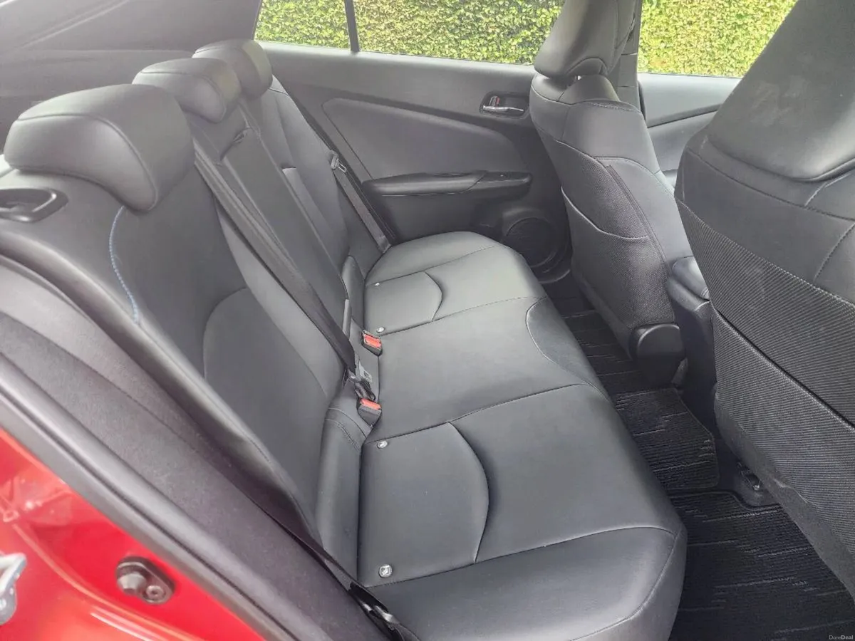 TOYOTA PRIUS SPORTS MODEL 2016 - Image 6