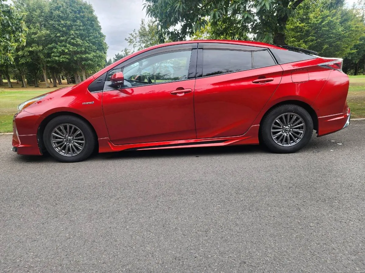 TOYOTA PRIUS SPORTS MODEL 2016 - Image 2
