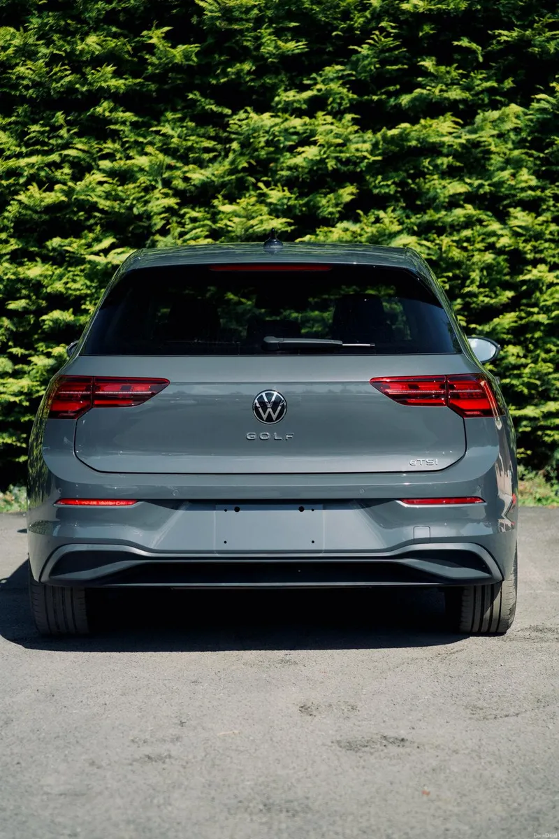 Volkswagen Golf 2023 - Image 4