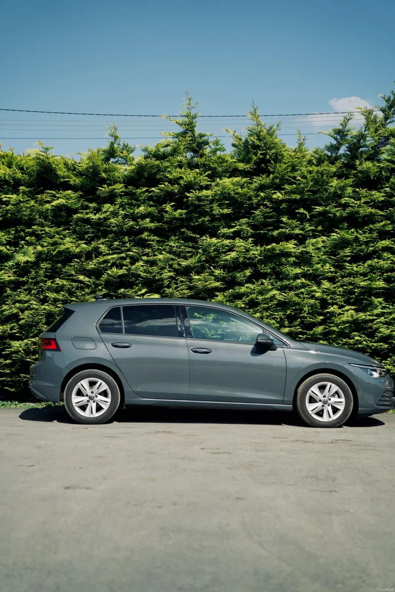 Volkswagen Golf 2023 - Image 5