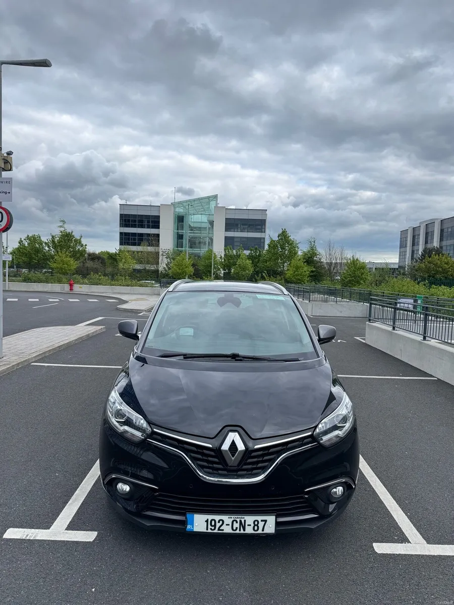 2019 Renault Grand Scenic Signature 1.8D| 7 Seater - Image 2
