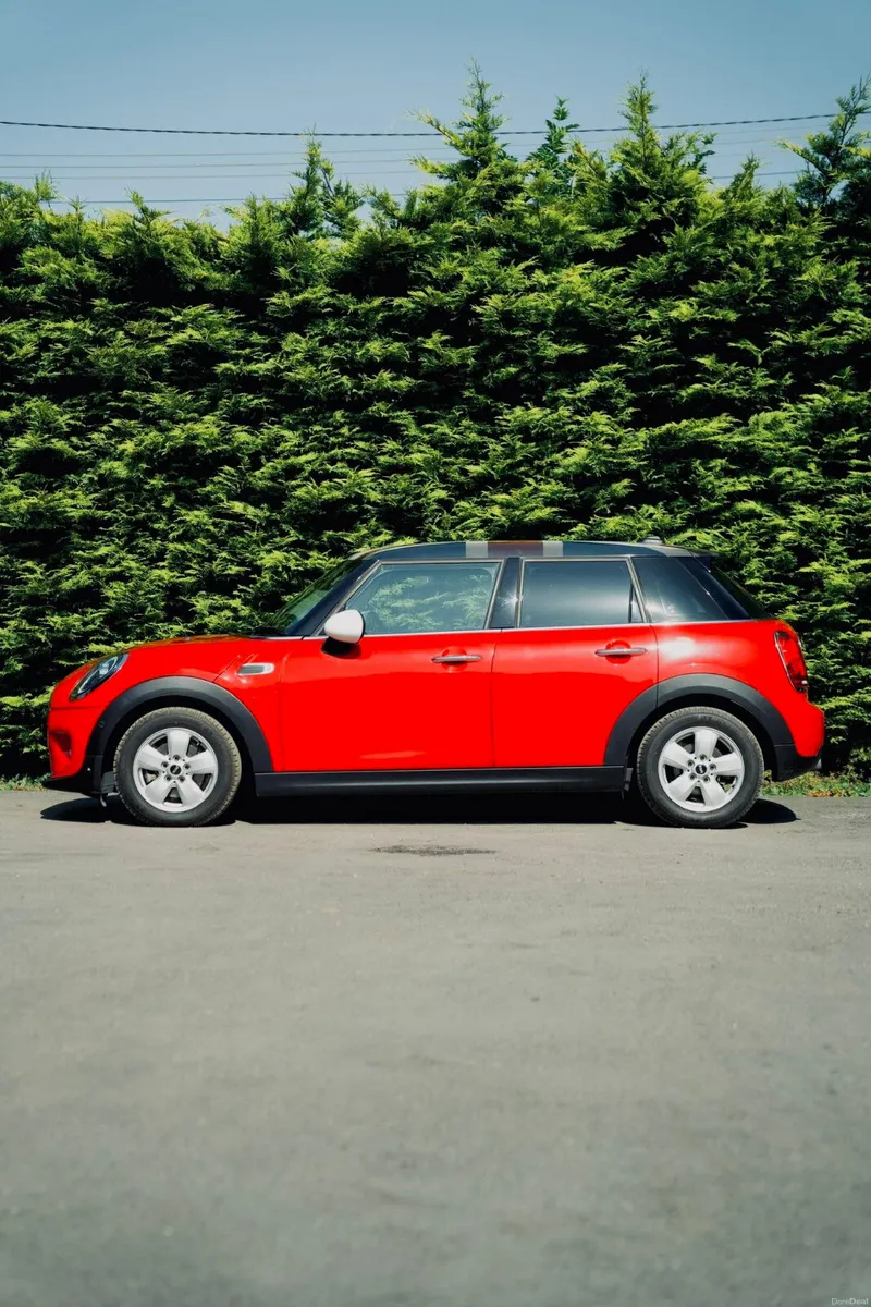 MINI COOPER D 2018-LOW MILEAGE - Image 2