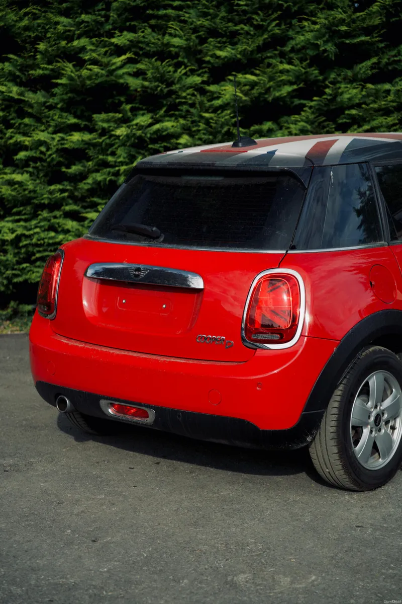MINI COOPER D 2018-LOW MILEAGE - Image 4