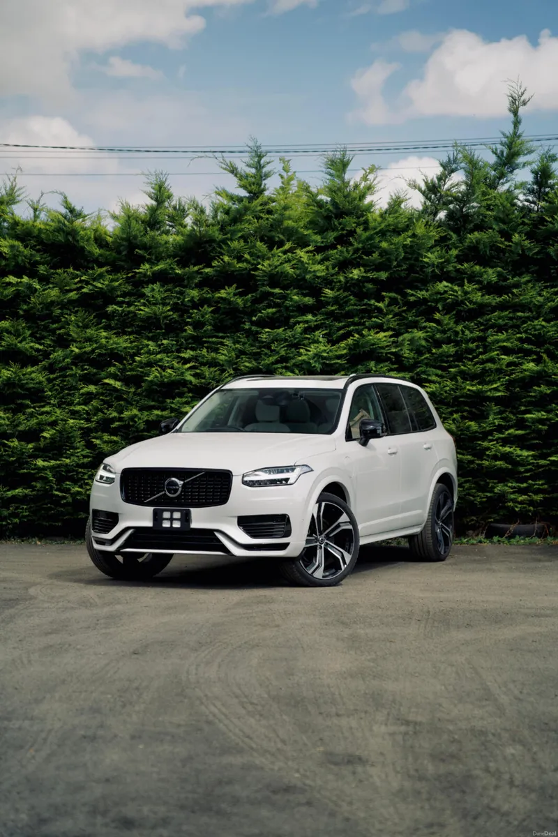Volvo XC90 Ultimate T8 Plug-in Hybrid - Image 1