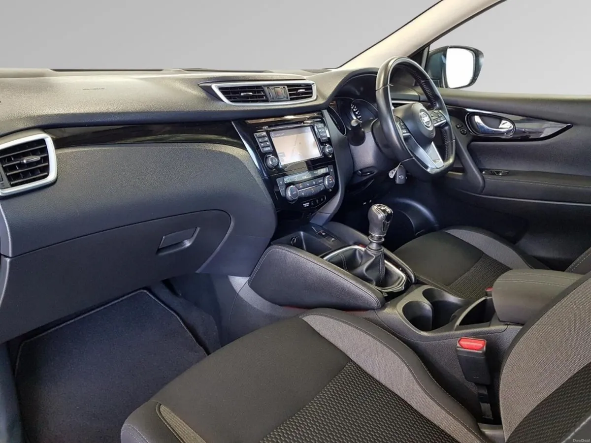 Nissan Qashqai 1.3 PET SV €3000 SCRAPPAGE OFFER - Image 3