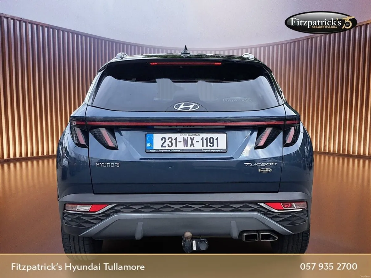 Hyundai Tucson Executive Plus with 2 Tone Roof 1.6 - Image 6