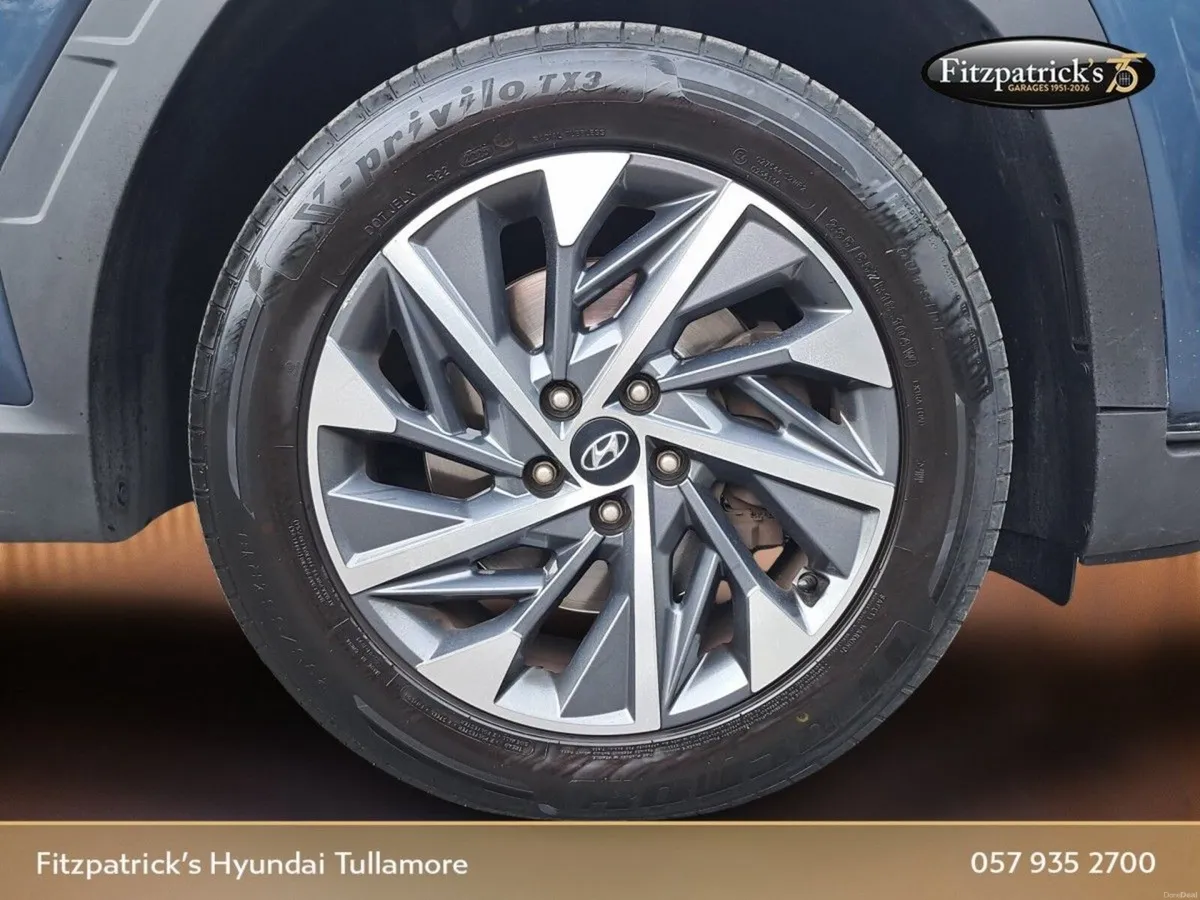 Hyundai Tucson Executive Plus with 2 Tone Roof 1.6 - Image 3