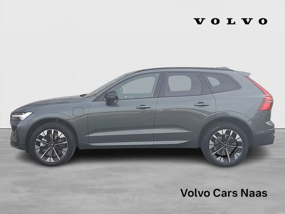 Volvo XC60 Demo  0.95% PCP / T6 AWD PHEV Plus Dark - Image 3